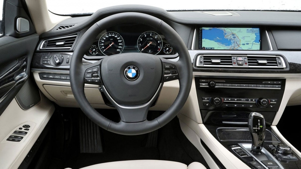 BMW_7-Series_740Li