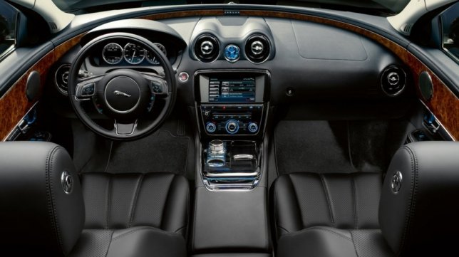 2017 Jaguar XJ Luxury
