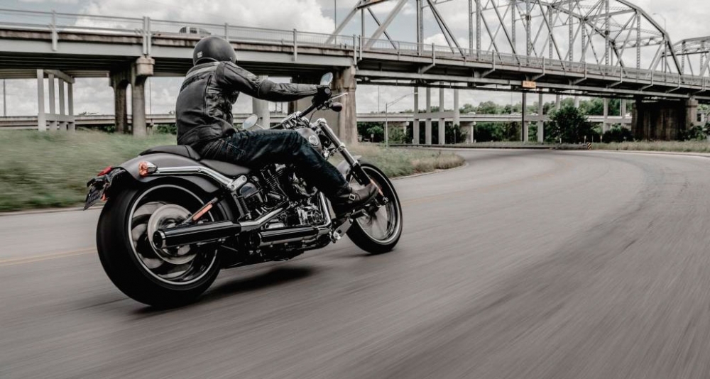 Harley-Davidson_Softail_Breakout