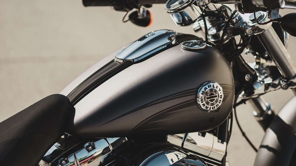 Harley-Davidson_Softail_Breakout