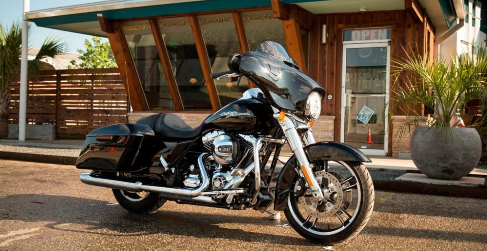 Harley-Davidson_Touring_Street Glide Special