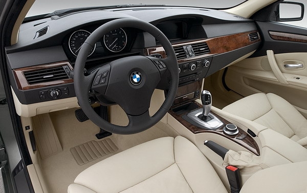 BMW_5 Series_520d