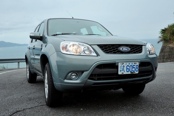 Ford_Escape_2.3 2WD XLS