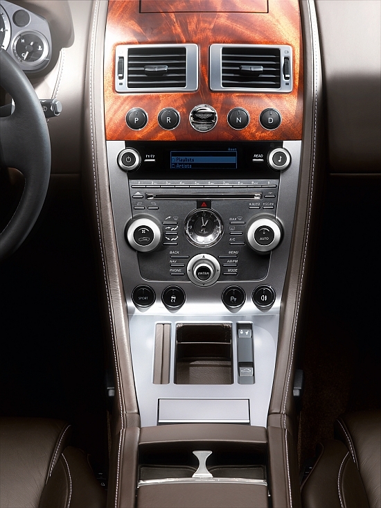 Aston Martin_DB9_6.0 V12 Coupe