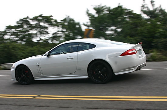 Jaguar_XKR_5.0 V8 SC Dynamic Speed & Black