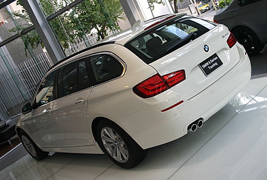 BMW_5-Series Touring_520d