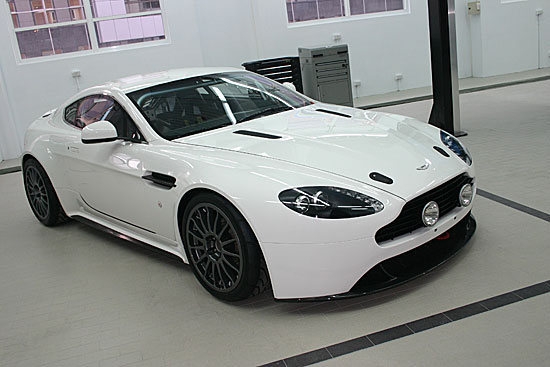 Aston Martin_Vantage_GT4
