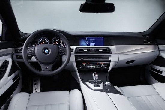 BMW_5-Series Sedan_M5