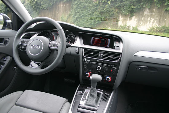 Audi_A4 Sedan_1.8 TFSI