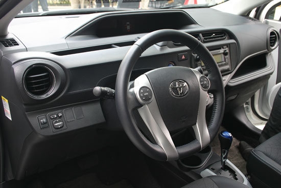 Toyota_Prius c_1.5