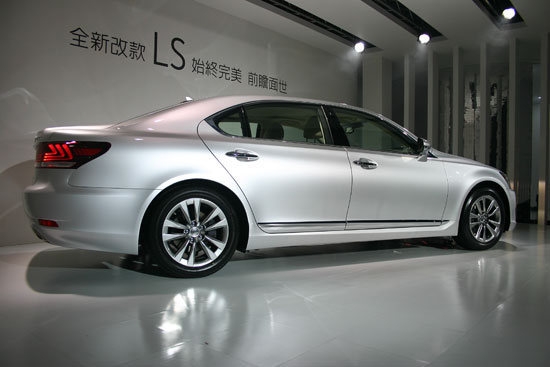 Lexus_LS_460標準版
