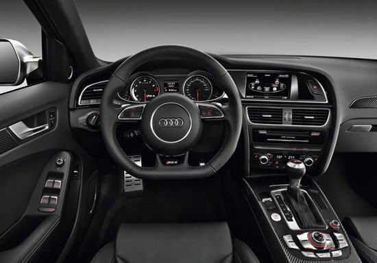 Audi_A4 Avant_RS4