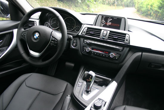 BMW_3-Series Touring_318d Sport
