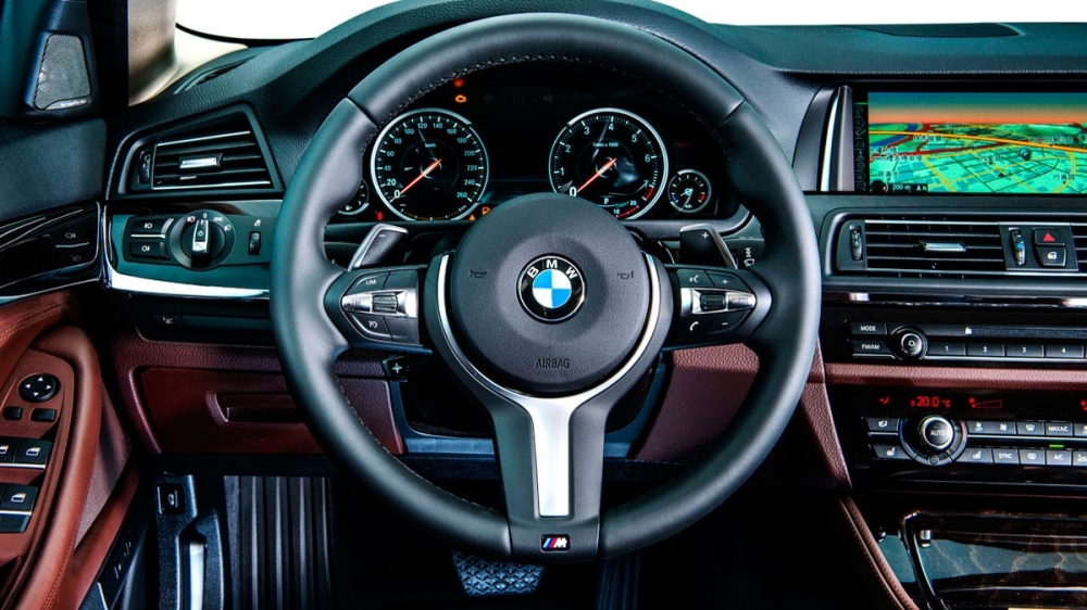 BMW_5-Series Sedan_520i Pure Luxury