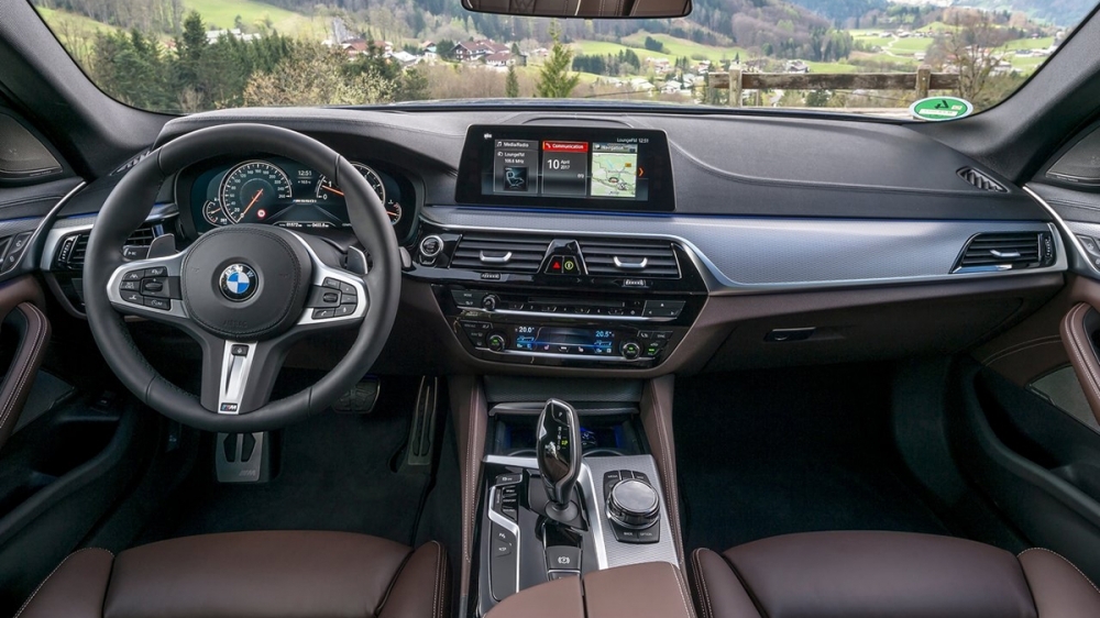2019 BMW 5-Series Sedan M550i xDrive