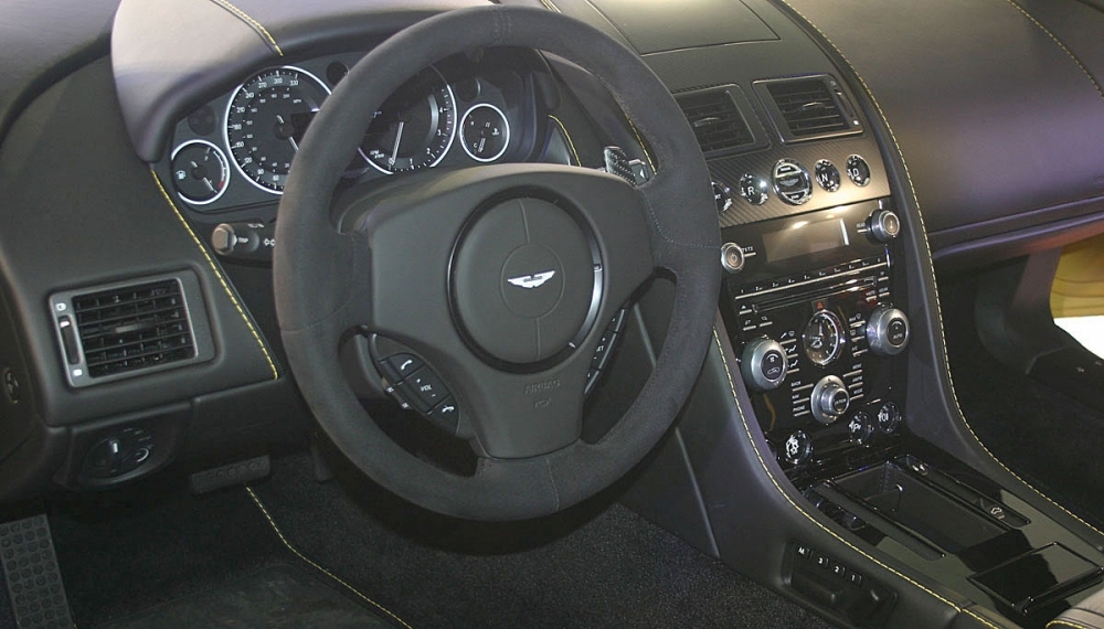 Aston Martin_Vantage_V12 S