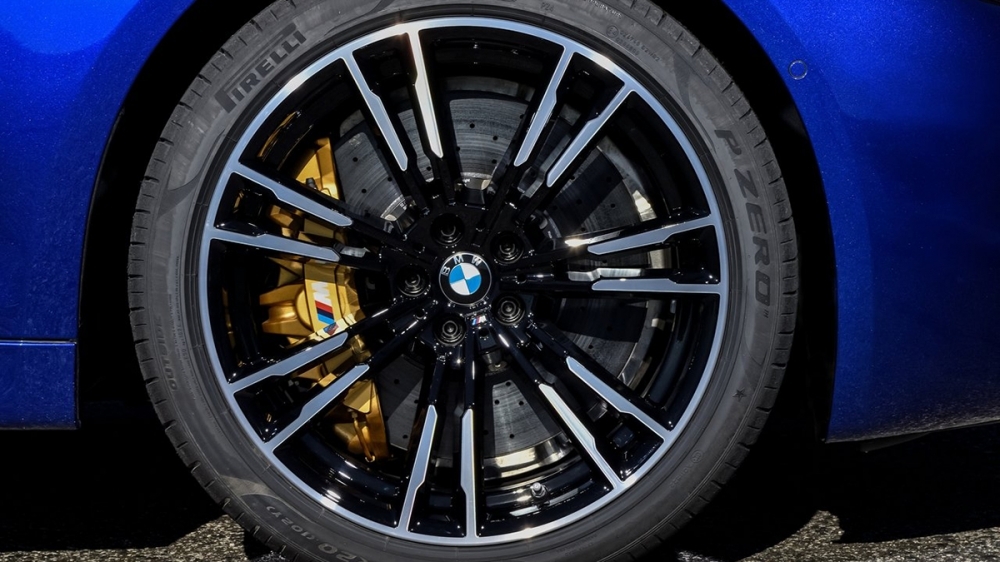BMW_5-Series Sedan_M5 Racing Package