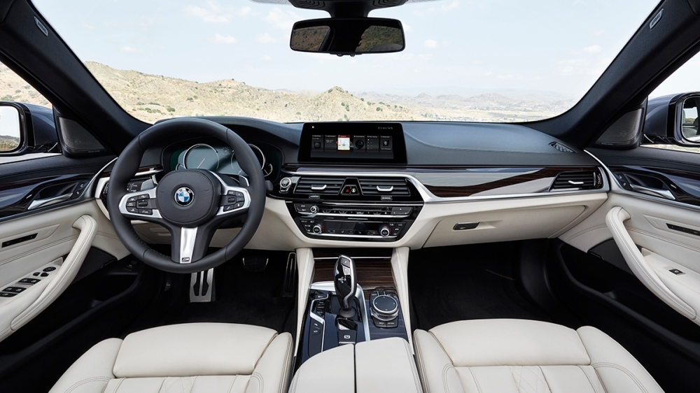 2019 BMW 5-Series Touring 520d Luxury