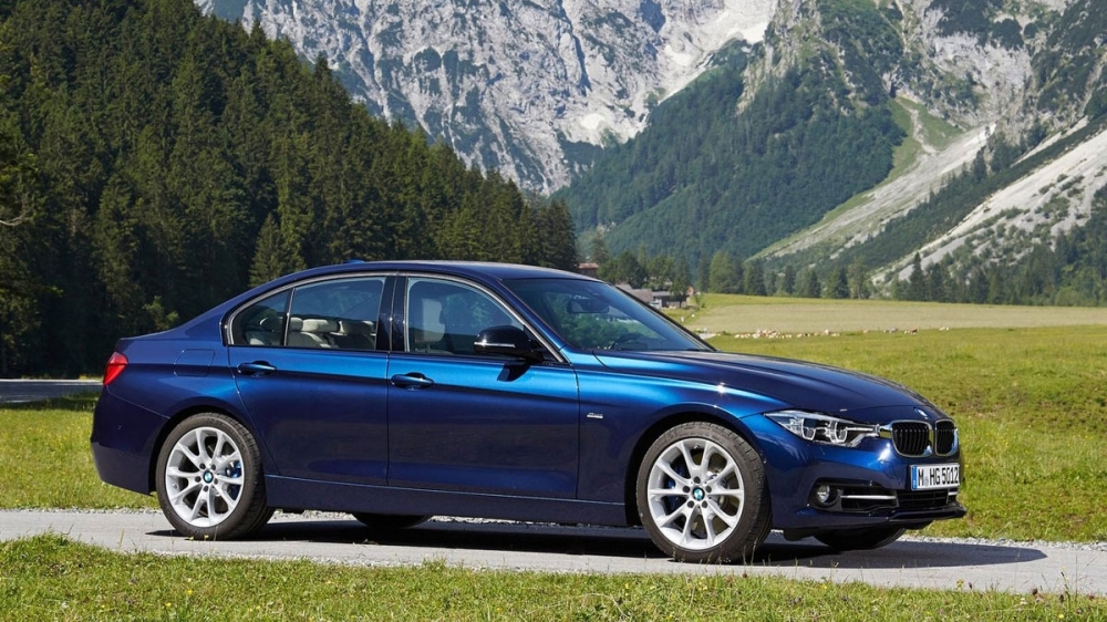 BMW_3-Series Sedan_318i
