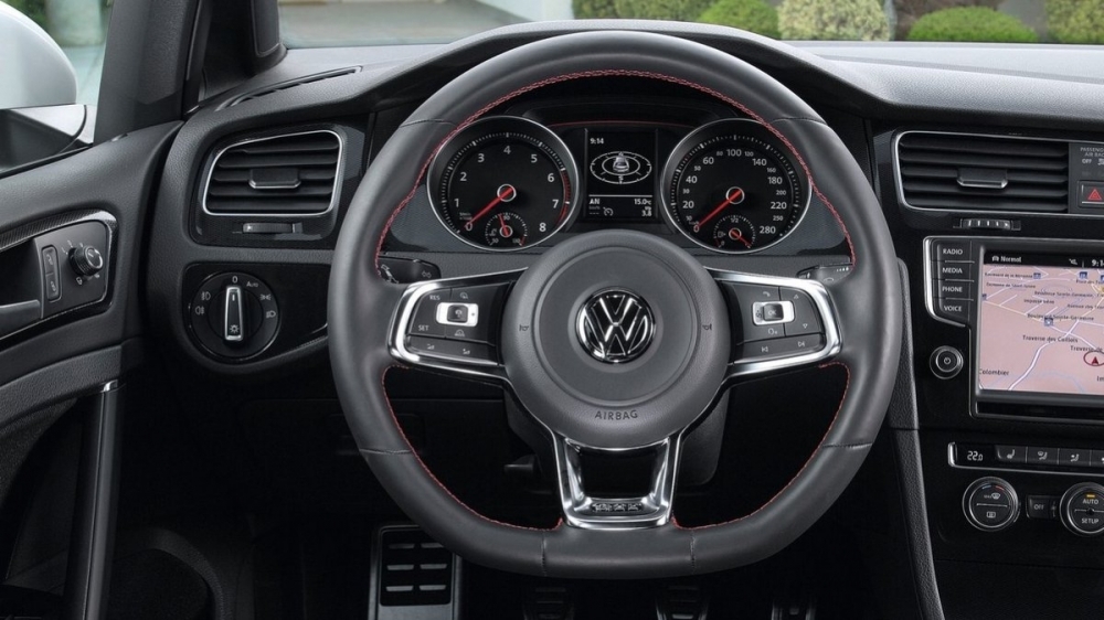 Volkswagen_Golf_GTI