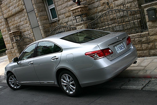 2011 Lexus ES 240
