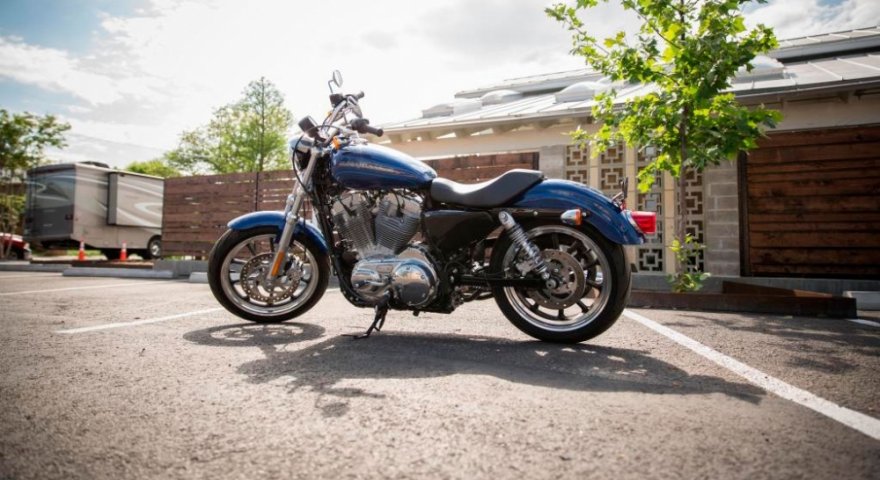 Harley-Davidson_Sportster_883 Super Low