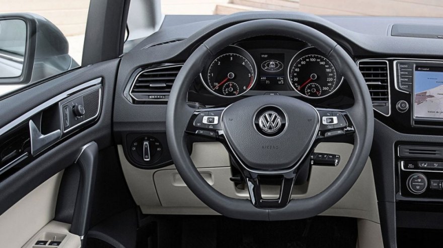 Volkswagen_Sportsvan_180 TSI Comfortline