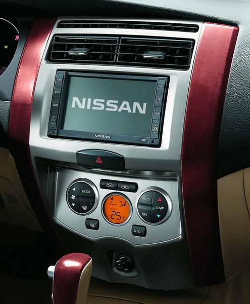Nissan_Grand Livina_1.8 H