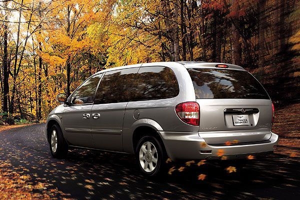 Chrysler_Town &amp; Country_3.3 旗艦型