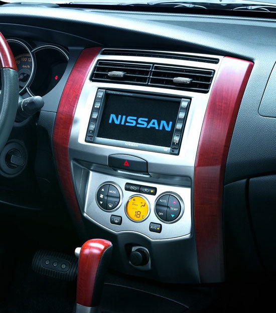 Nissan_Livina_1.8 H
