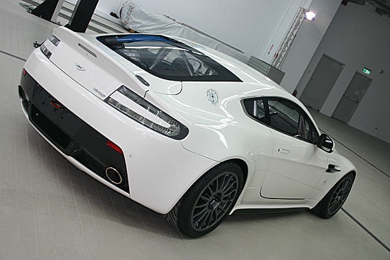 Aston Martin_Vantage_GT4