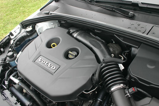 Volvo_V60_T5 R-Design
