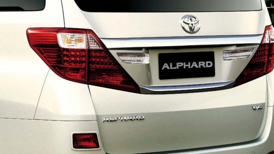 Toyota_Alphard_2.4