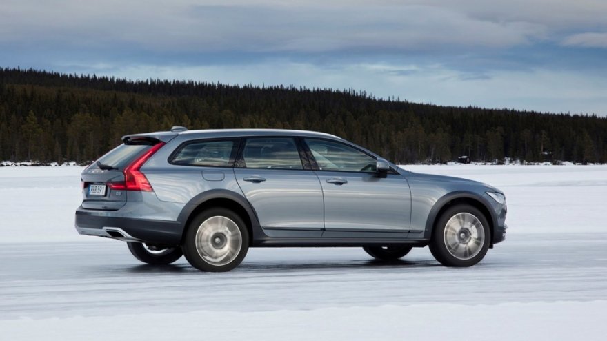 2019 Volvo V90 Cross Country D5 Adventure Edition