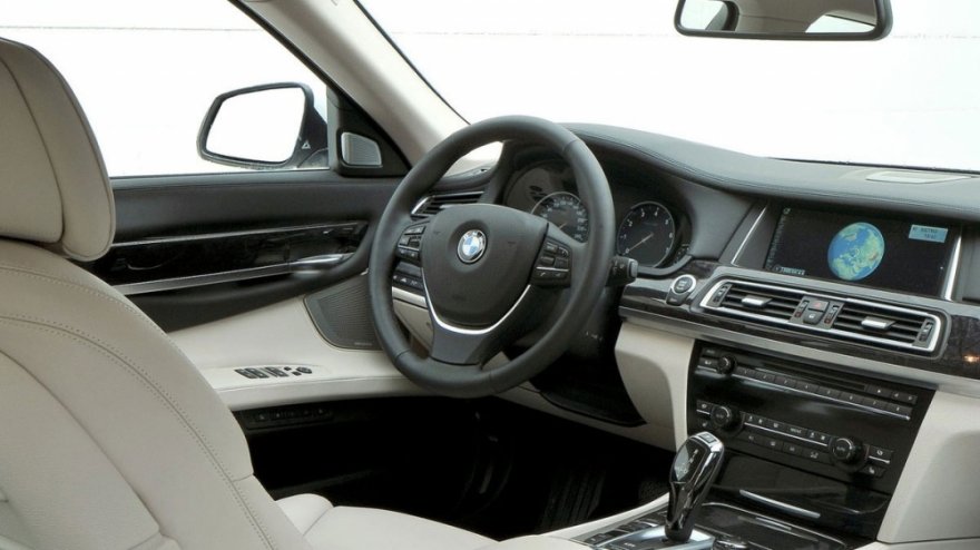 BMW_7-Series_730i