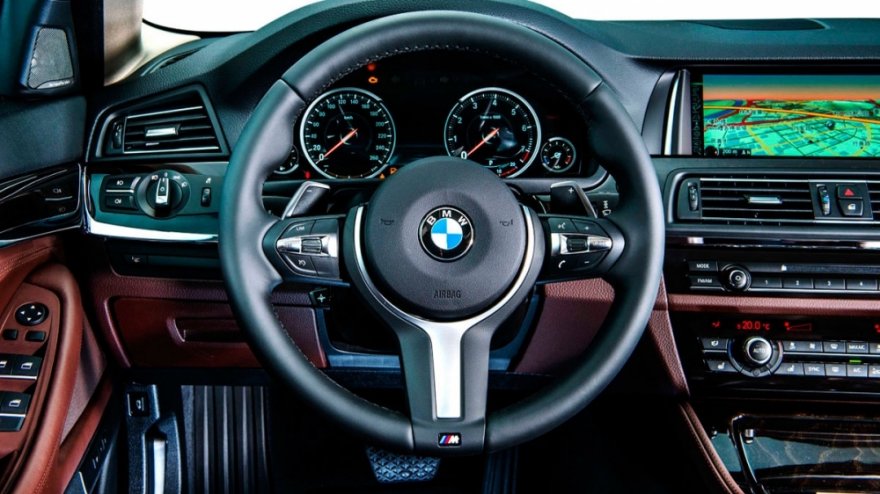 BMW_5-Series Sedan_528i Pure Luxury