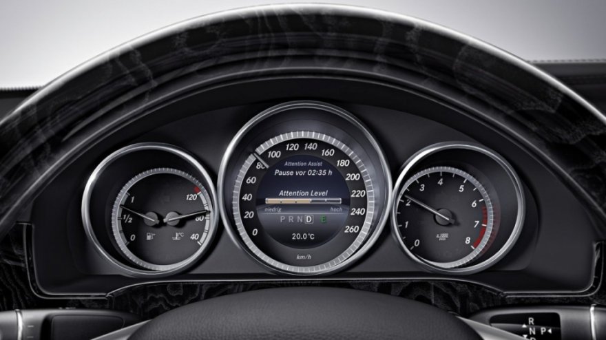 M-Benz_E-Class Sedan_E300 BlueTEC Hybrid Avantgarde