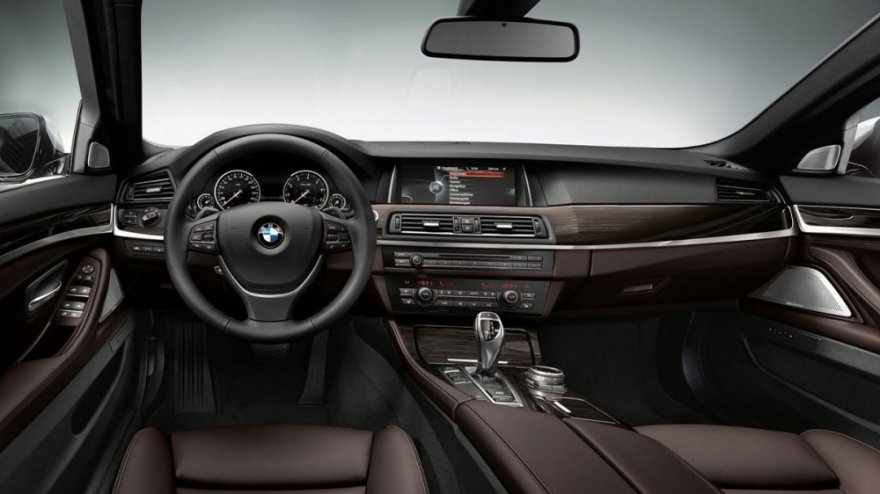 BMW_5-Series Sedan_528i Luxury Line