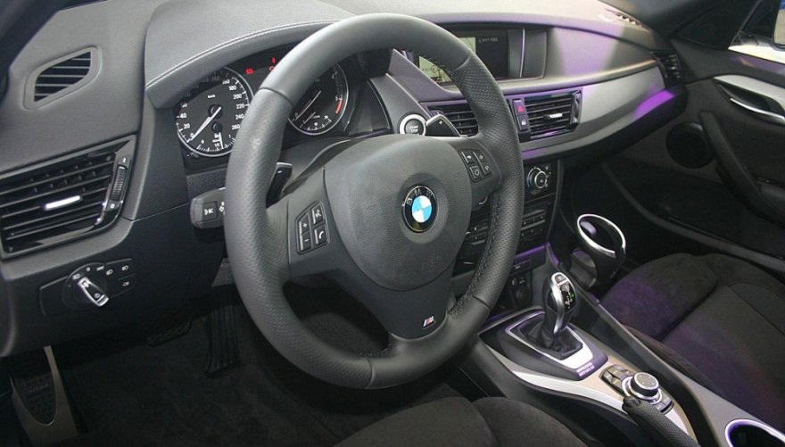 BMW_X1(NEW)_sDrive20d x Line
