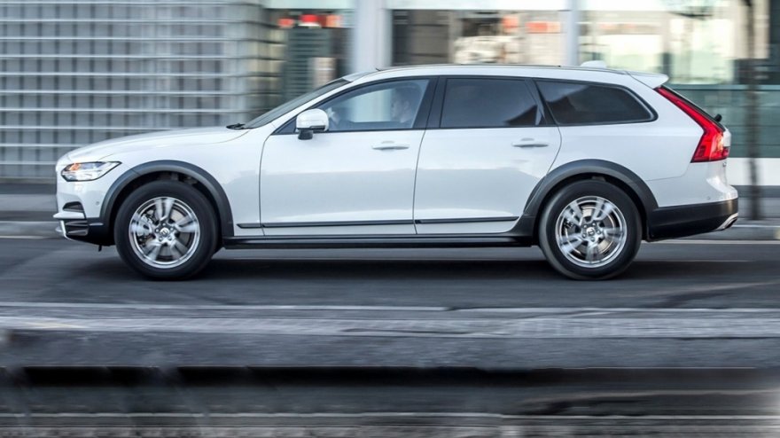 2019 Volvo V90 Cross Country T6 Pro AWD Adventure Edition